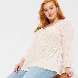Torrid - Texture Jersey Raglan Smocked Henley Babydoll in "Dew" / Off-Wh…​​​​